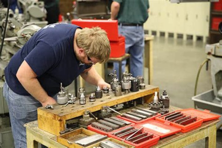 Can you be a machinist without a degree?