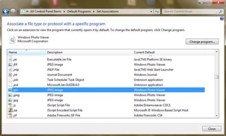 How do I associate a file extension with a program in Windows 7?