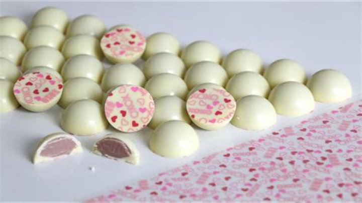 How do you transfer prints on chocolate?