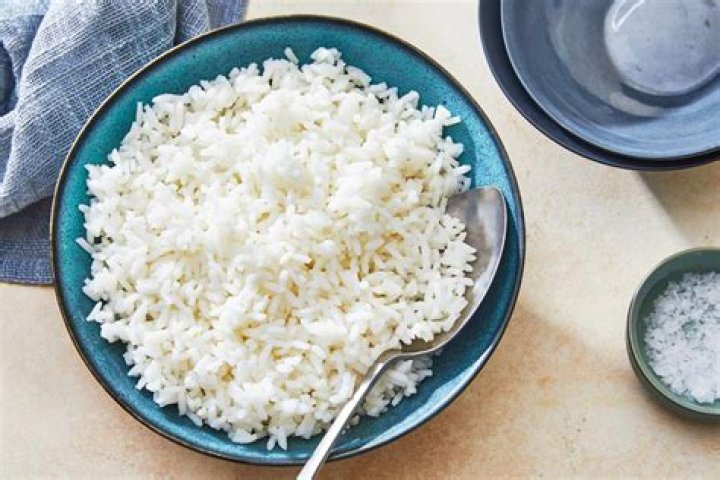 How long does a small portion of rice take to cook?