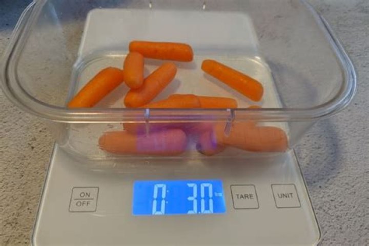 How many baby carrots equals 3 ounces?