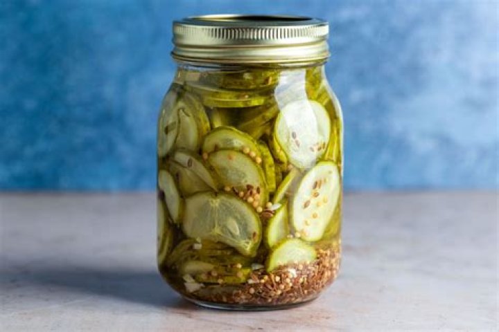How many pickle slices are in a jar?