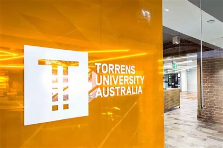 How many universities are there in Brisbane?