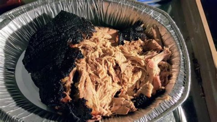 How much does 20lbs of pulled pork feed?