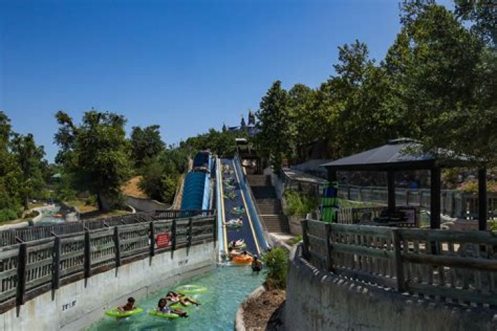 Is New Braunfels Covid 19 open?