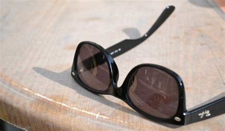 Why are Ray Ban sunglasses so popular?